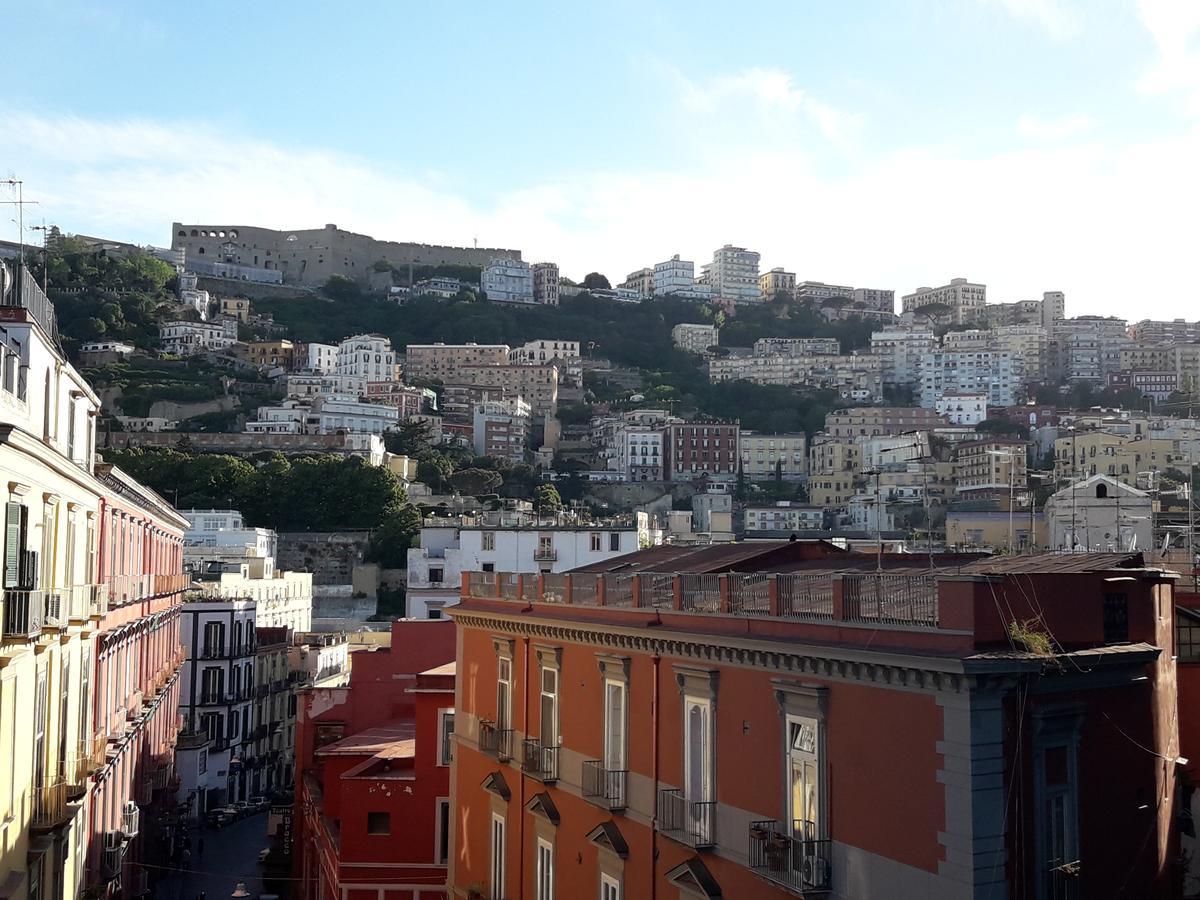 Bed and Breakfast A due passi da Dante Napoli Esterno foto