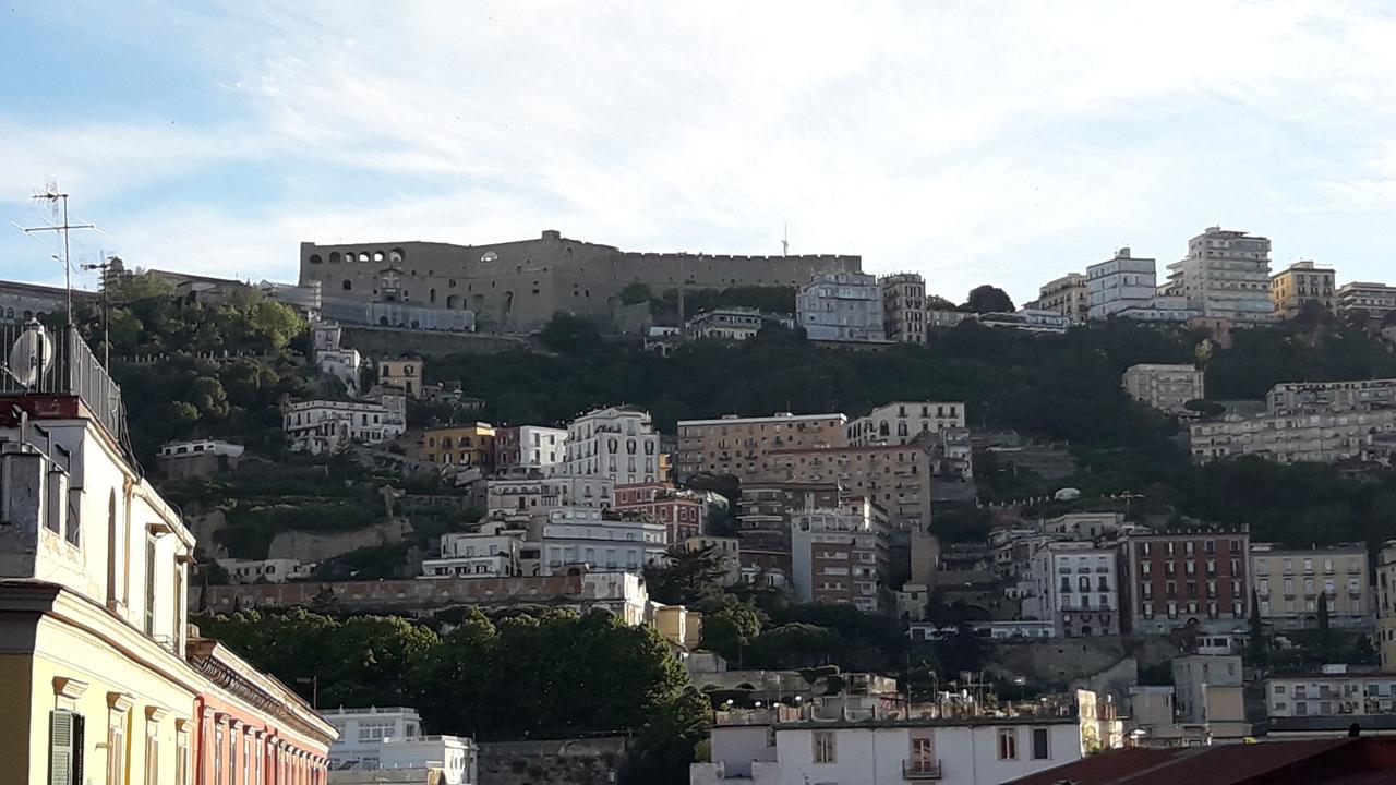 Bed and Breakfast A due passi da Dante Napoli Esterno foto