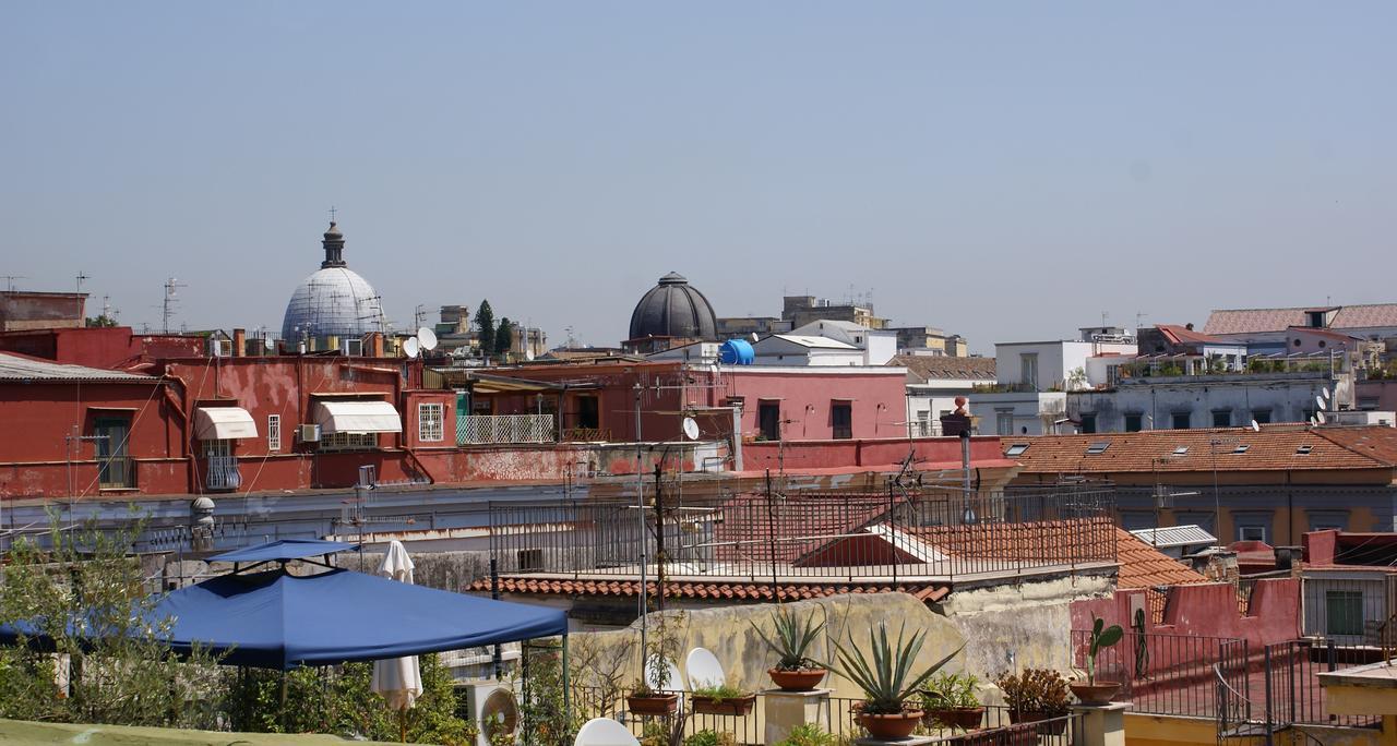 Bed and Breakfast A due passi da Dante Napoli Esterno foto