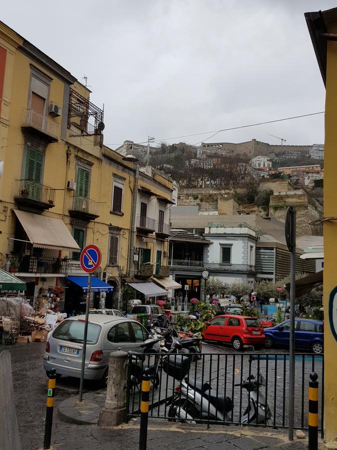 Bed and Breakfast A due passi da Dante Napoli Esterno foto