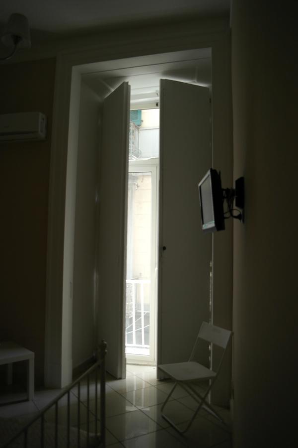 Bed and Breakfast A due passi da Dante Napoli Esterno foto