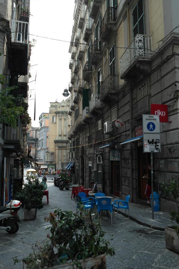 Bed and Breakfast A due passi da Dante Napoli Esterno foto