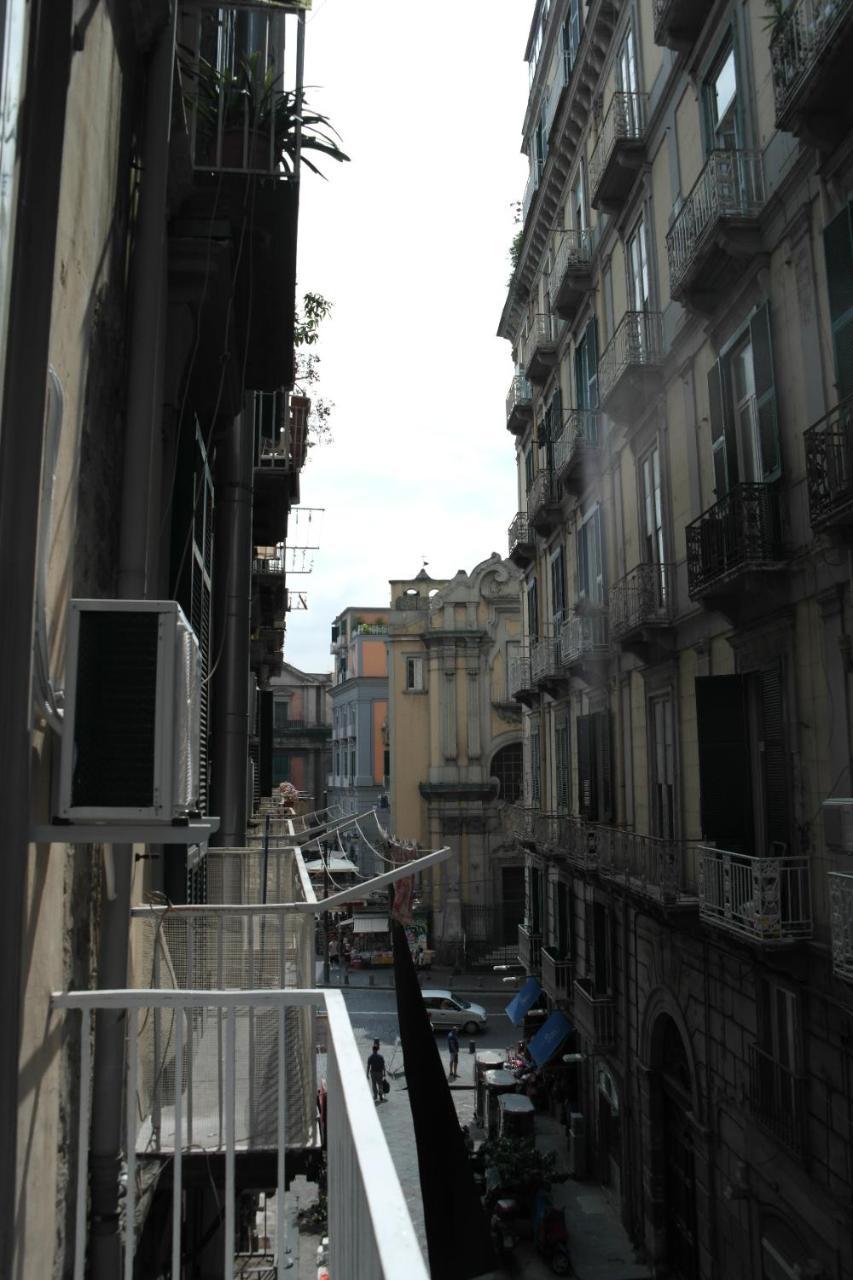 Bed and Breakfast A due passi da Dante Napoli Esterno foto